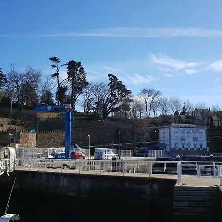 En Figueras, Asturias Daire Castropol